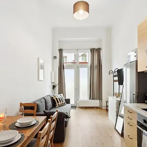 https://gemutliche-2-zi-wohnung-in-charlottenburg.find-berlin-hotels.com
